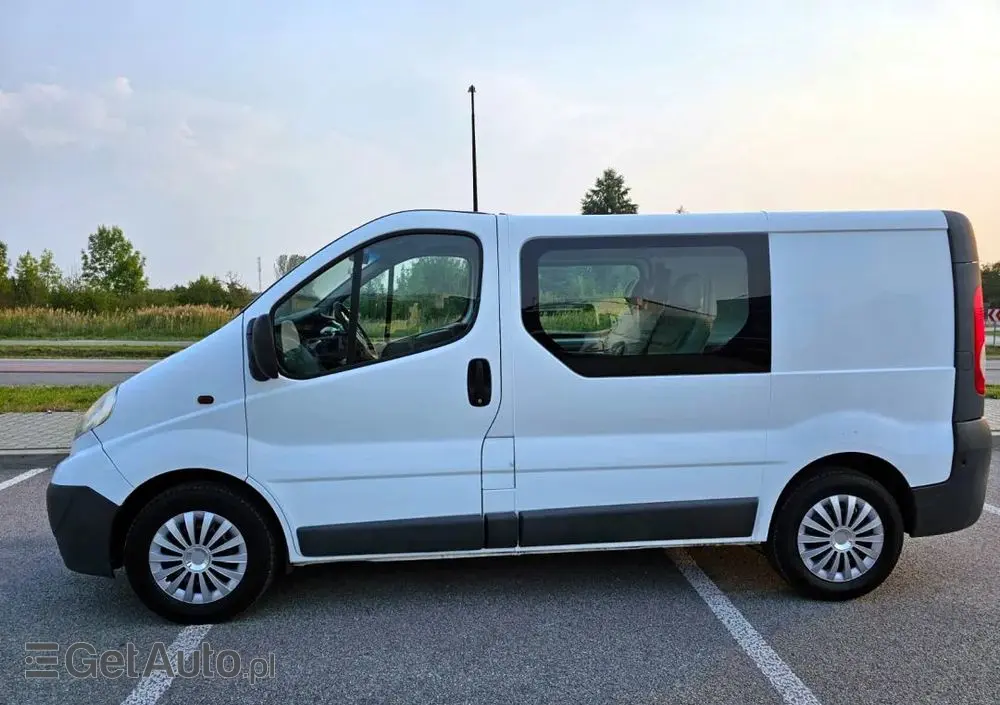 OPEL Vivaro 2.5 CDTI L1H1 Tour