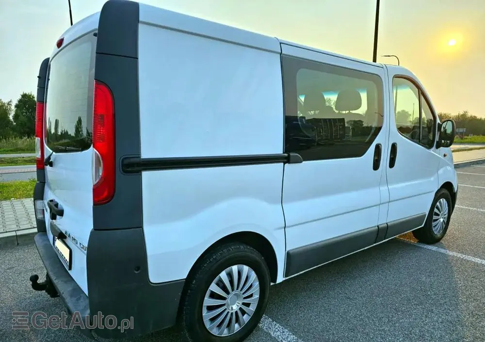 OPEL Vivaro 2.5 CDTI L1H1 Tour
