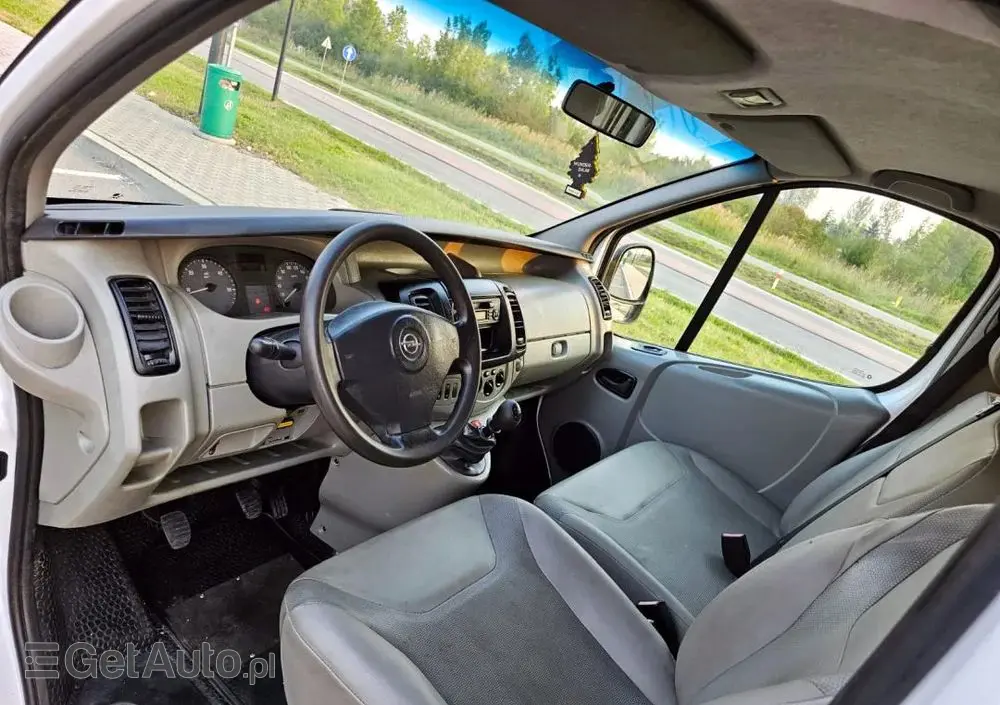 OPEL Vivaro 2.5 CDTI L1H1 Tour