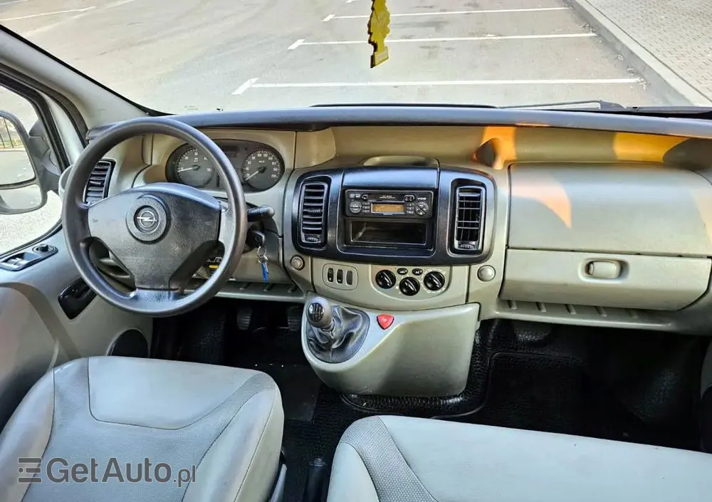 OPEL Vivaro 2.5 CDTI L1H1 Tour
