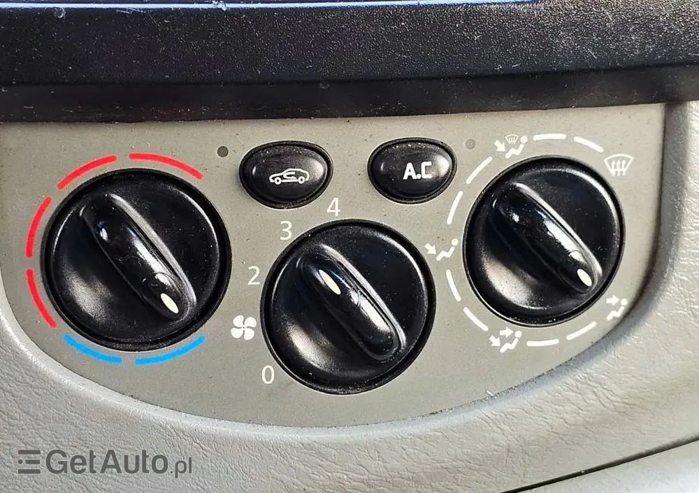 OPEL Vivaro 2.5 CDTI L1H1 Tour