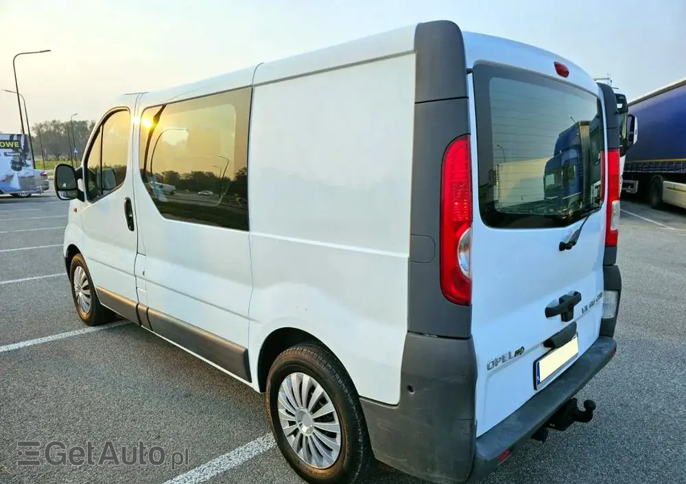 OPEL Vivaro 2.5 CDTI L1H1 Tour