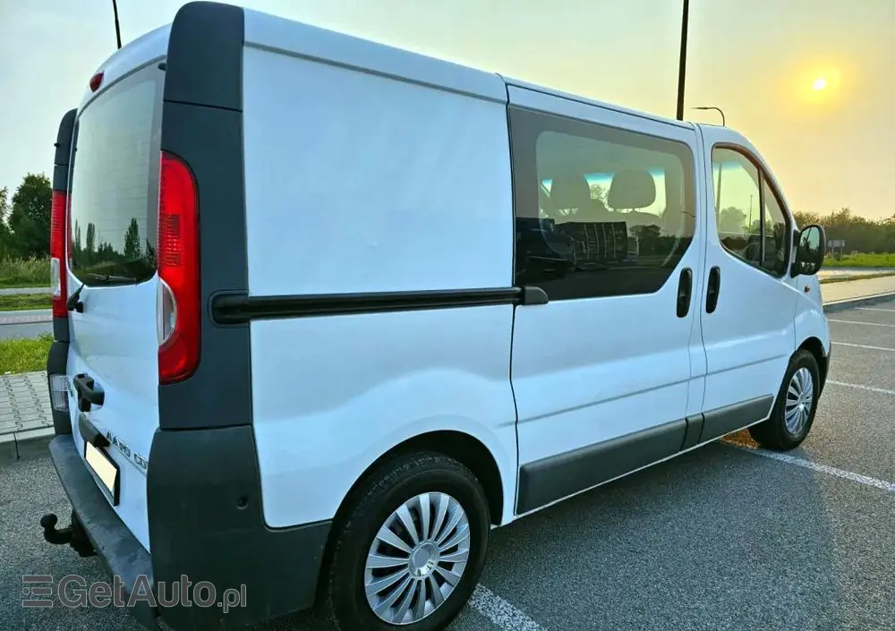 OPEL Vivaro 2.5 CDTI L1H1 Tour