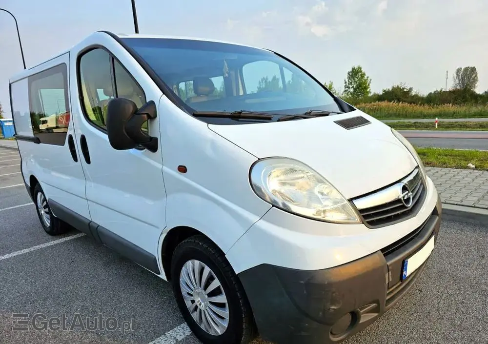 OPEL Vivaro 2.5 CDTI L1H1 Tour