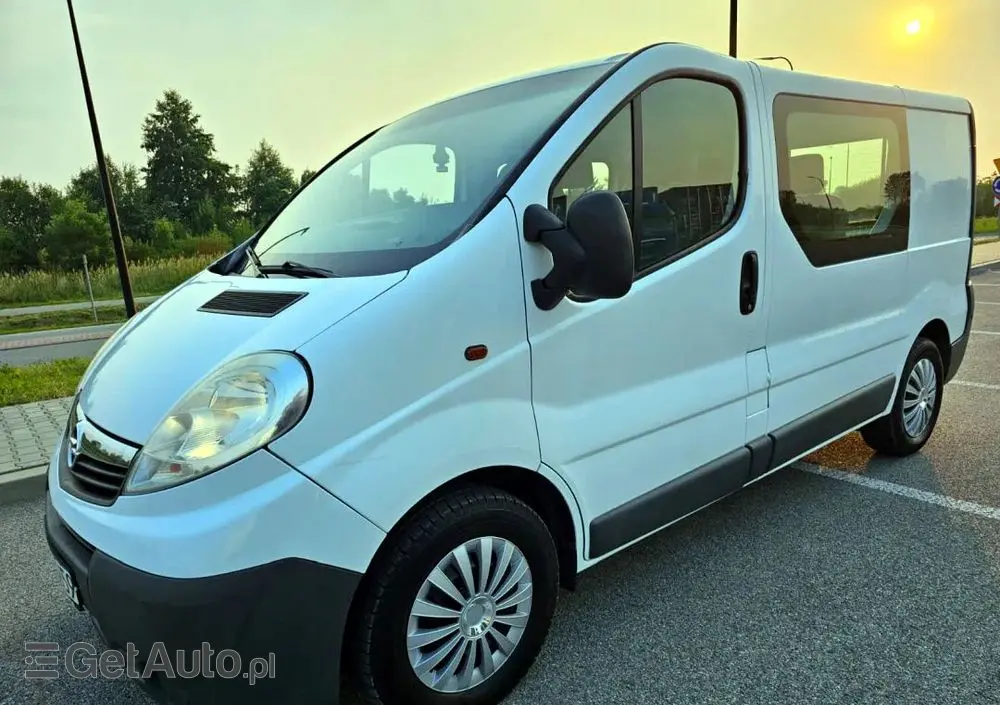 OPEL Vivaro 2.5 CDTI L1H1 Tour