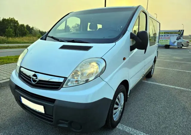 OPEL Vivaro 2.5 CDTI L1H1 Tour
