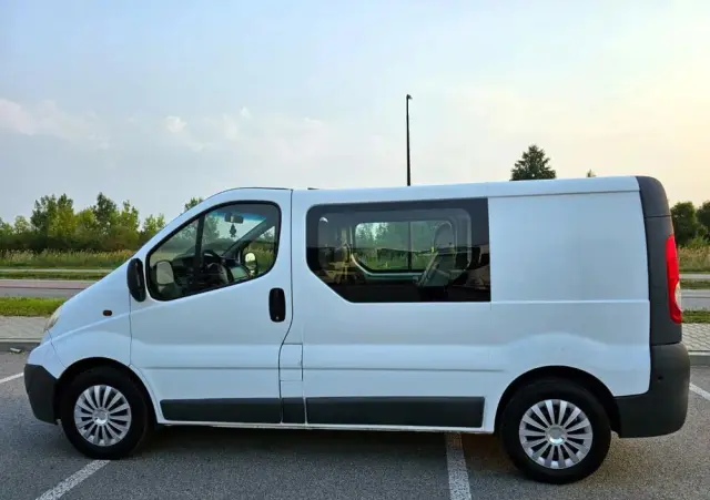 OPEL Vivaro 2.5 CDTI L1H1 Tour