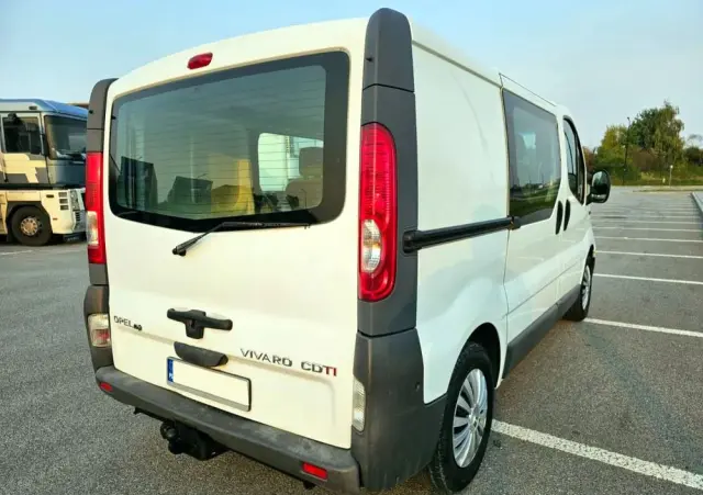 OPEL Vivaro 2.5 CDTI L1H1 Tour