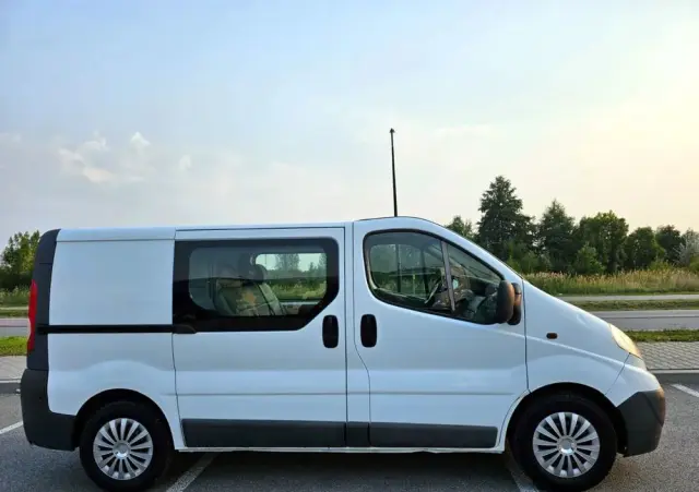 OPEL Vivaro 2.5 CDTI L1H1 Tour