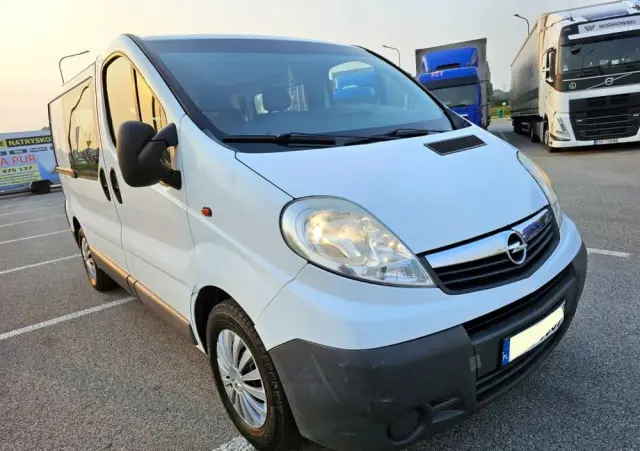 OPEL Vivaro 2.5 CDTI L1H1 Tour