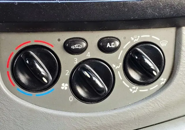 OPEL Vivaro 2.5 CDTI L1H1 Tour