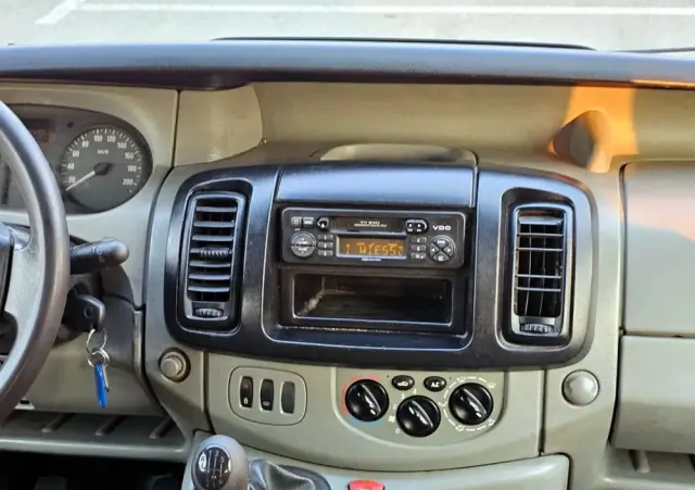 OPEL Vivaro 2.5 CDTI L1H1 Tour