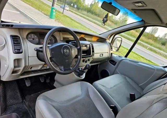 OPEL Vivaro 2.5 CDTI L1H1 Tour