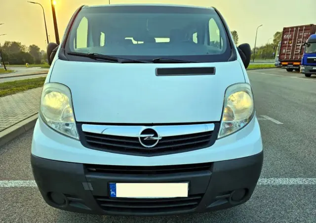 OPEL Vivaro 2.5 CDTI L1H1 Tour