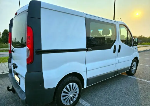 OPEL Vivaro 2.5 CDTI L1H1 Tour