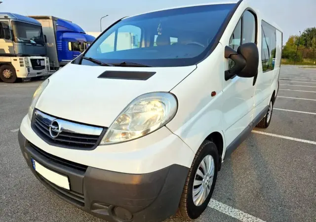OPEL Vivaro 2.5 CDTI L1H1 Tour