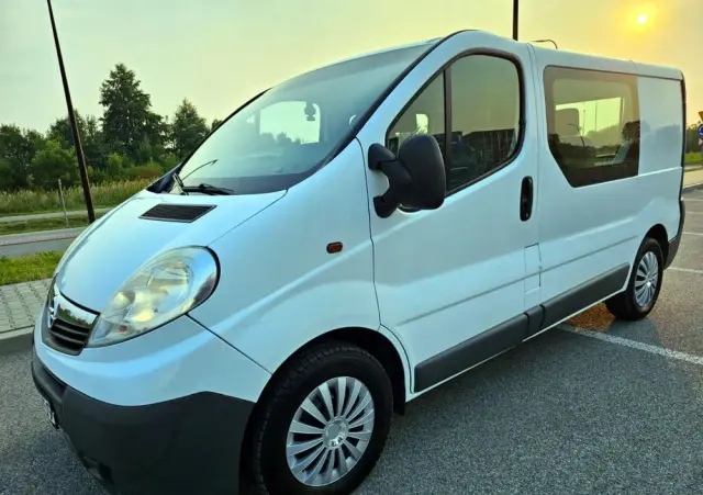 OPEL Vivaro 2.5 CDTI L1H1 Tour