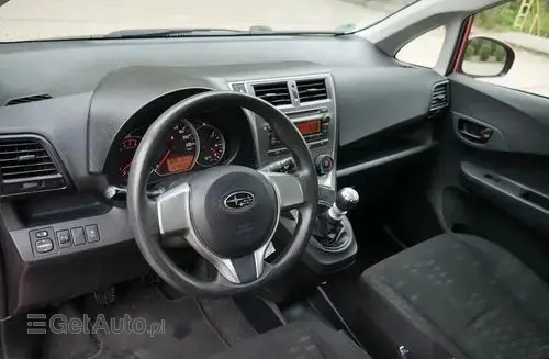 SUBARU Trezia 