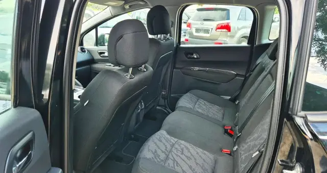 PEUGEOT 3008 1.6 Premium