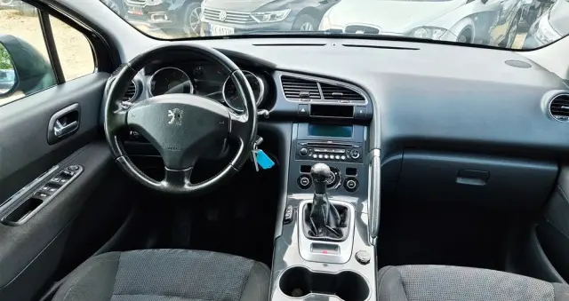 PEUGEOT 3008 1.6 Premium