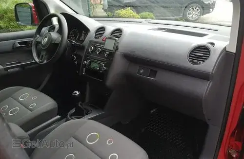 VOLKSWAGEN Caddy California 