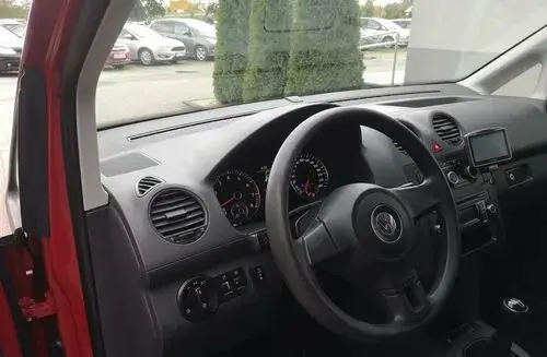 VOLKSWAGEN Caddy California 