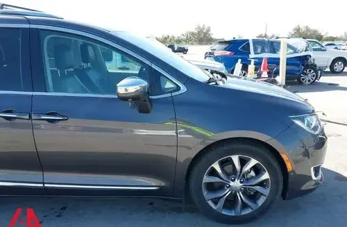 CHRYSLER Pacifica 