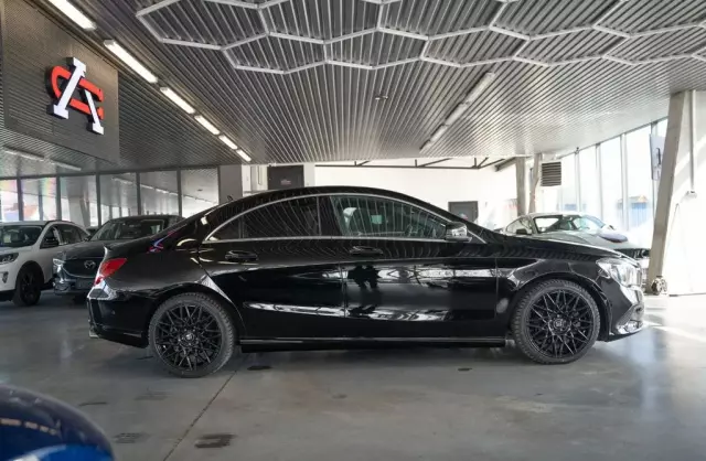 MERCEDES-BENZ CLA 