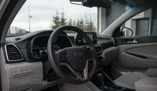 HYUNDAI Tucson 