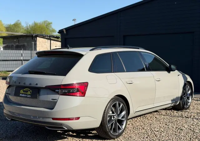 SKODA Superb 2.0 TDI 4x4 DSG Sportline