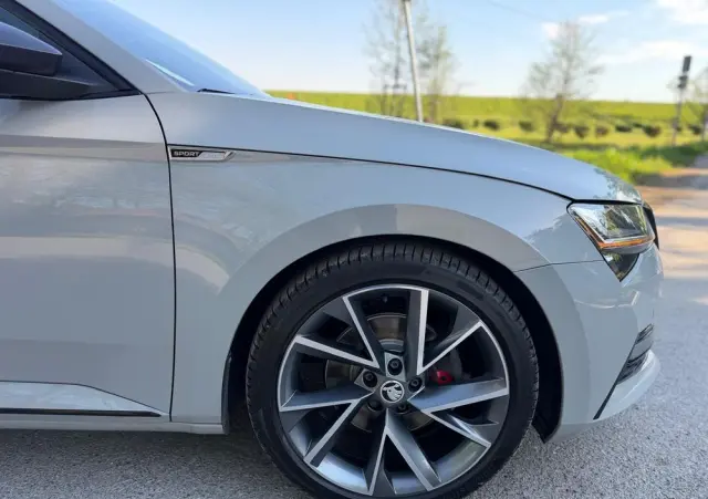 SKODA Superb 2.0 TDI 4x4 DSG Sportline