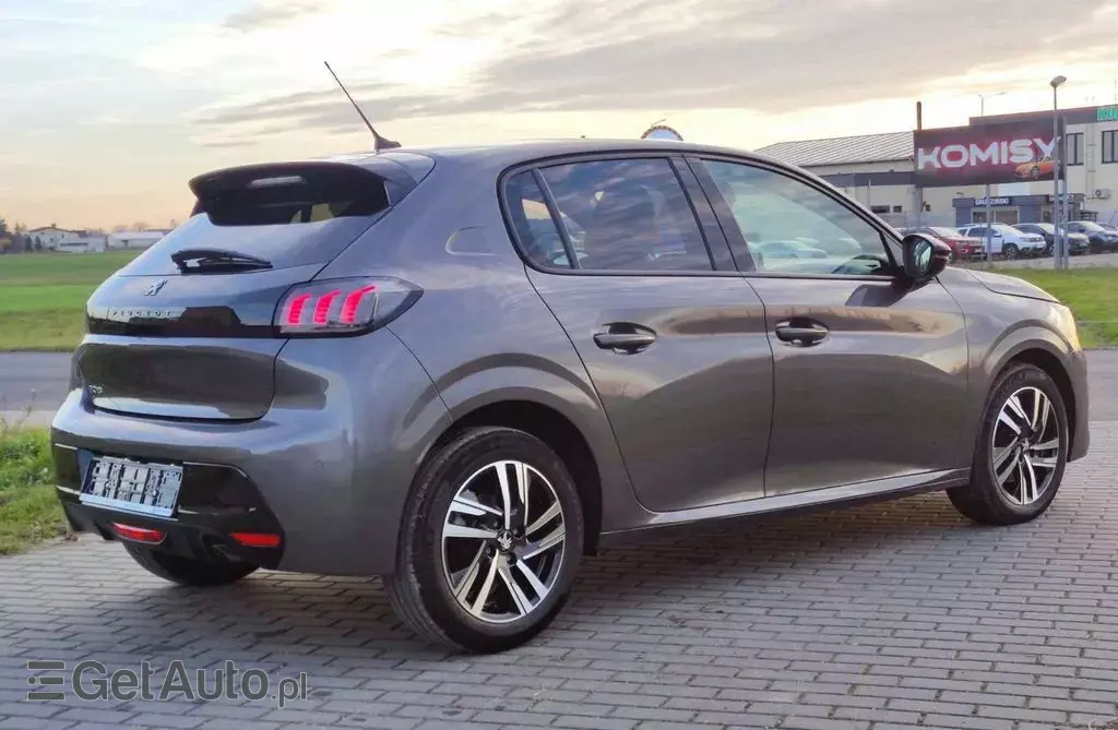 PEUGEOT 208 