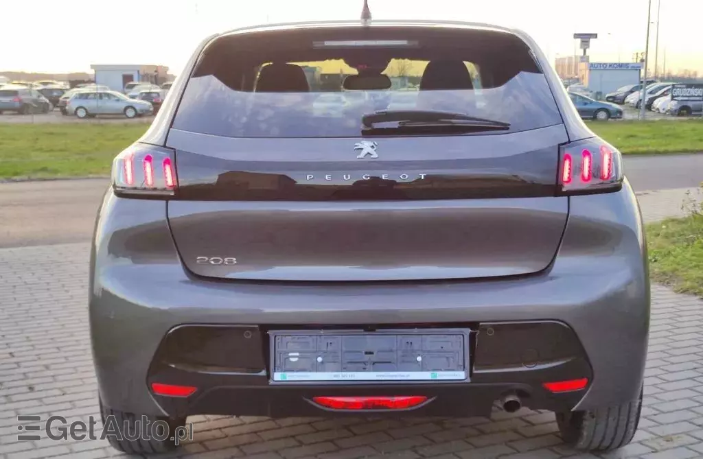 PEUGEOT 208 