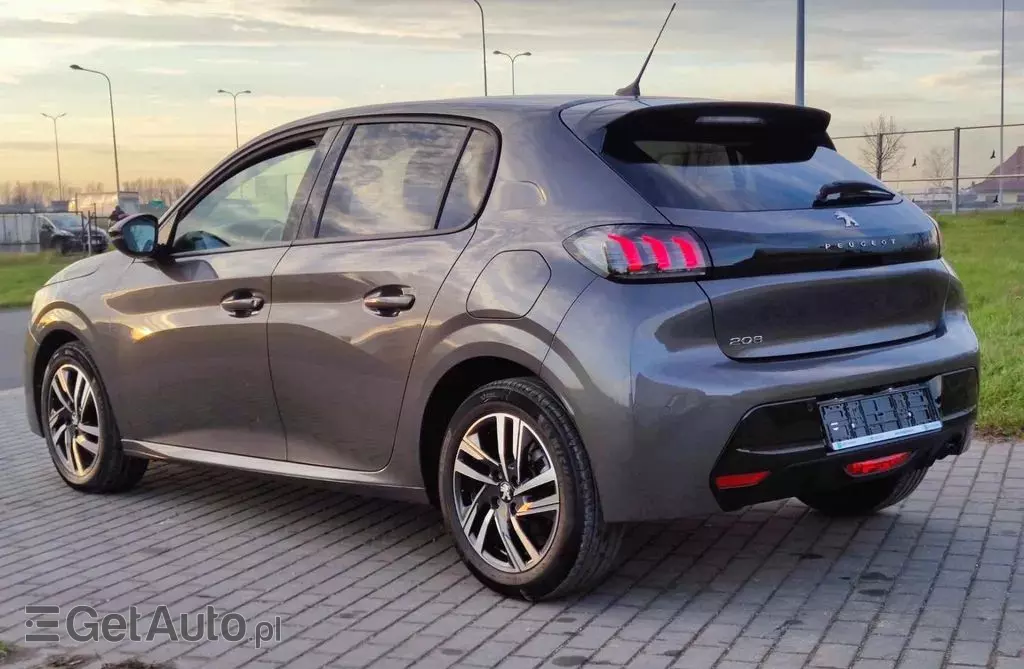 PEUGEOT 208 