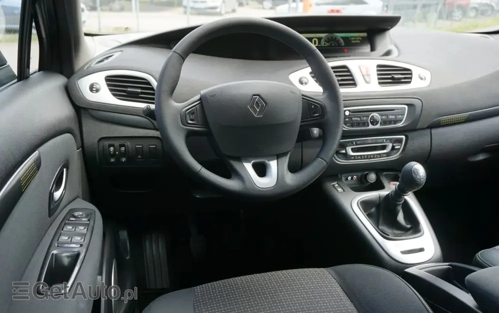 RENAULT Scenic 1.4 16V TCE Expression