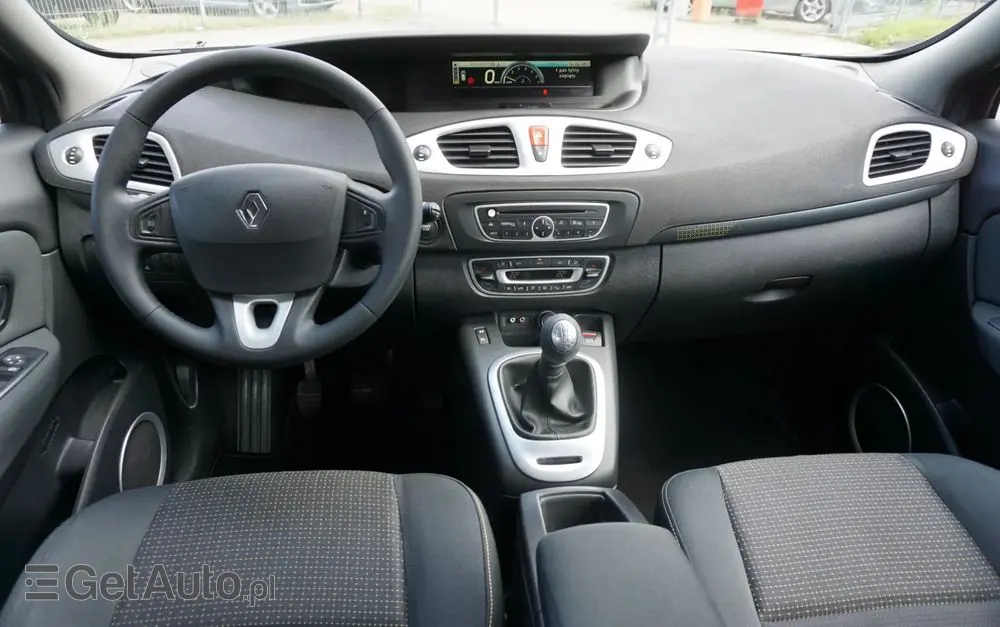 RENAULT Scenic 1.4 16V TCE Expression