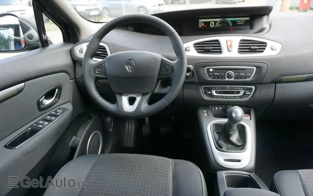 RENAULT Scenic 1.4 16V TCE Expression