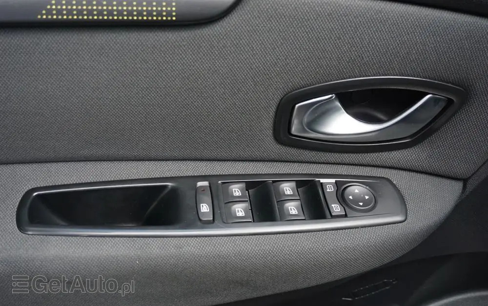 RENAULT Scenic 1.4 16V TCE Expression