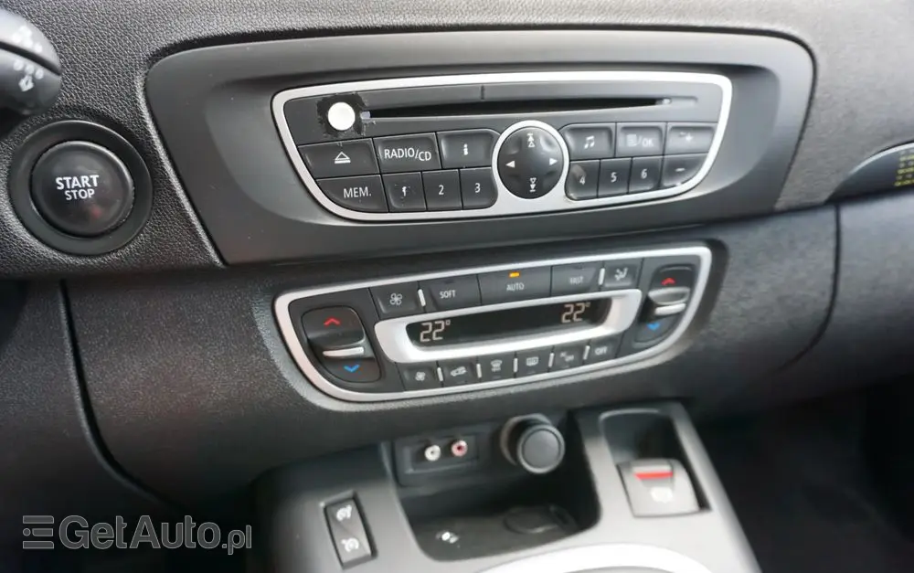 RENAULT Scenic 1.4 16V TCE Expression