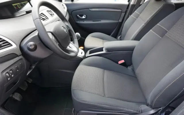 RENAULT Scenic 1.4 16V TCE Expression