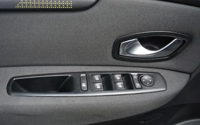 RENAULT Scenic 1.4 16V TCE Expression