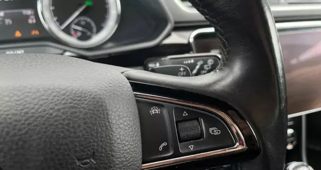 SKODA Superb 2.0 TDI 4x4 L&K DSG