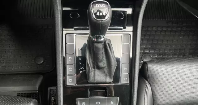 SKODA Superb 2.0 TDI 4x4 L&K DSG