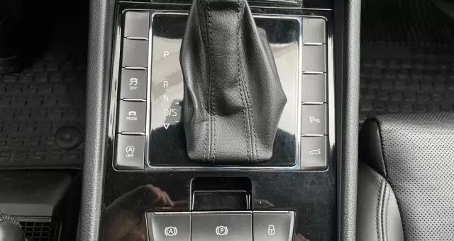 SKODA Superb 2.0 TDI 4x4 L&K DSG