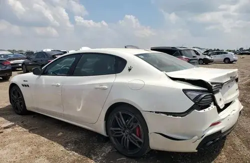 MASERATI Quattroporte 