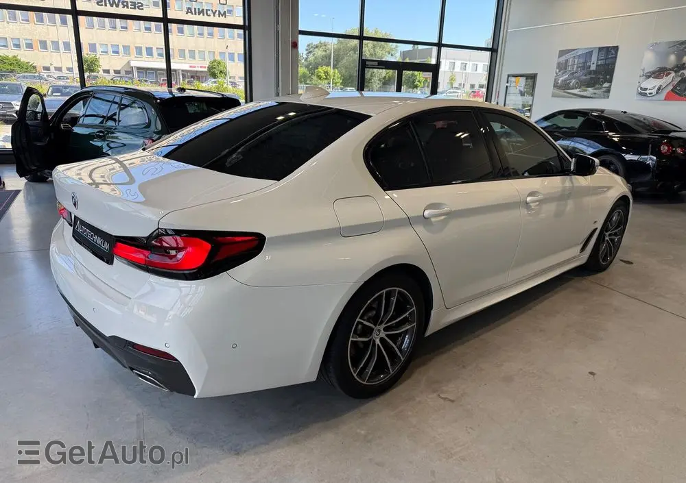 BMW Seria 5 520d MHEV M Sport sport