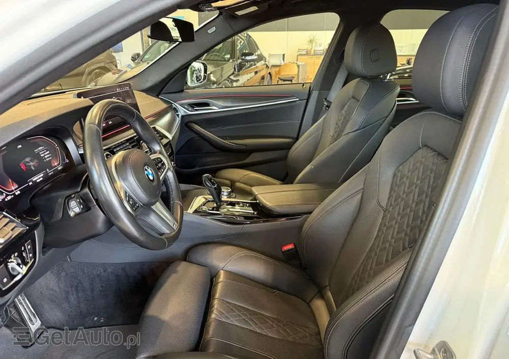 BMW Seria 5 520d MHEV M Sport sport
