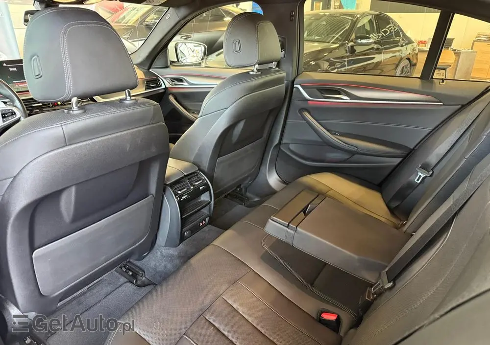 BMW Seria 5 520d MHEV M Sport sport