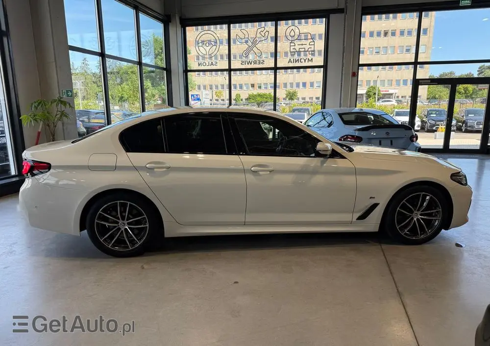 BMW Seria 5 520d MHEV M Sport sport
