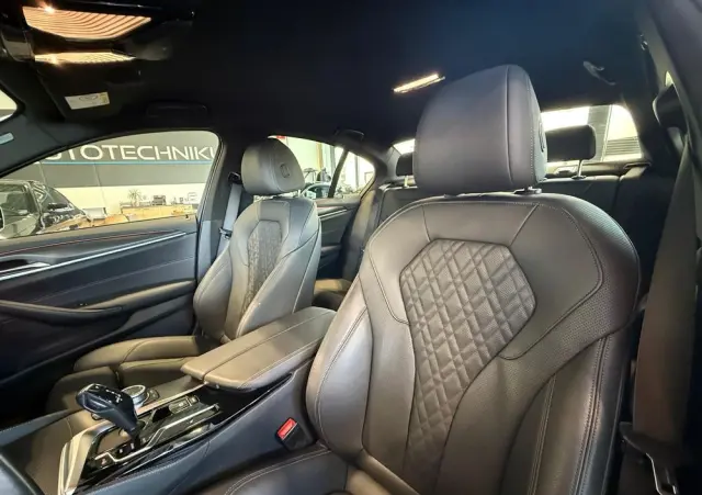 BMW Seria 5 520d MHEV M Sport sport